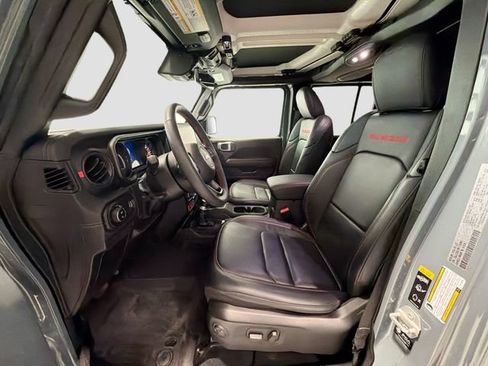 Used 2024 Jeep Gladiator Rubicon AWD/4WD image 18