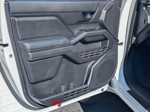 Used 2025 Toyota Tacoma SR5 image 10