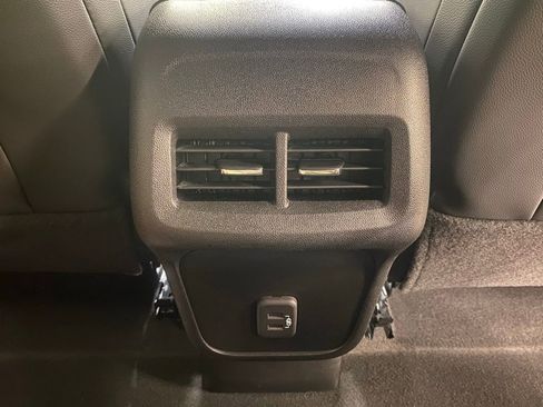 Used 2022 Chevrolet Equinox RS image 38