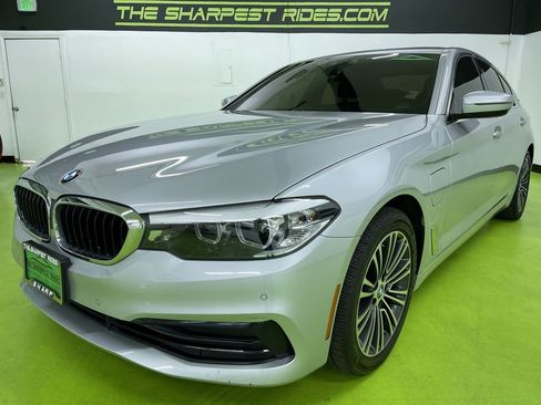 Used 2019 BMW 530e xDrive w/ Convenience Package image 5