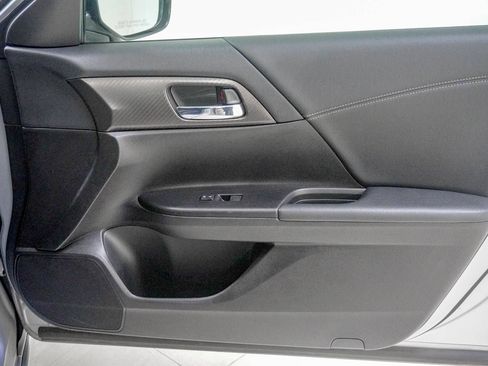 Used 2016 Honda Accord Sport image 32