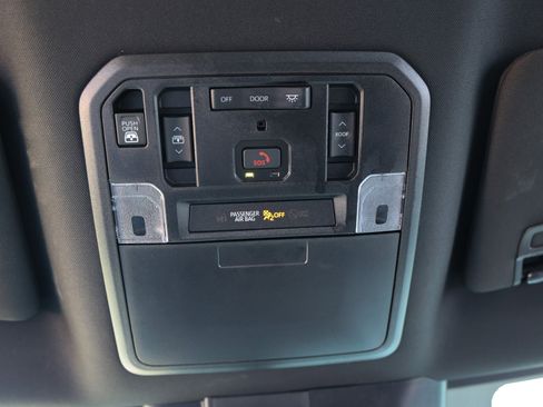 Used 2025 Toyota Tundra Limited image 31