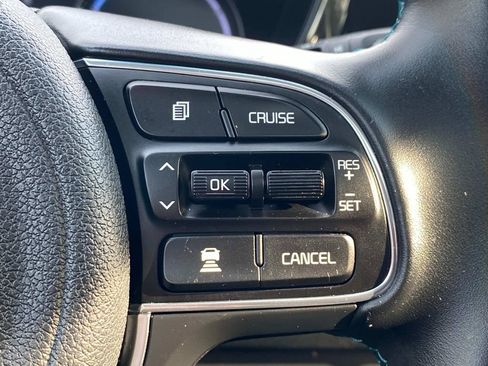 Used 2020 Kia Niro EX Premium w/ Cold Weather Package image 25