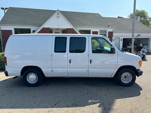 Used 2003 Ford E-150 and Econoline 150 RWD image 7
