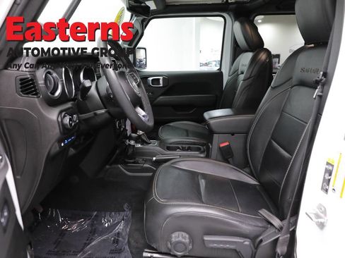 Used 2023 Jeep Wrangler Unlimited Sahara w/ Dual Top Group AWD/4WD image 14