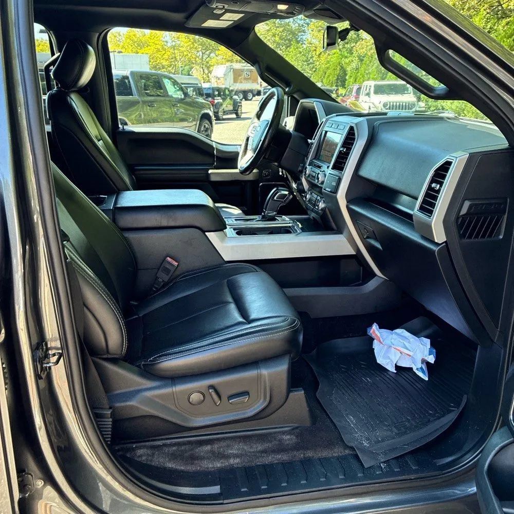 Used 2019 Ford F150 Lariat w/ Equipment Group 502A Luxury AWD/4WD image 11