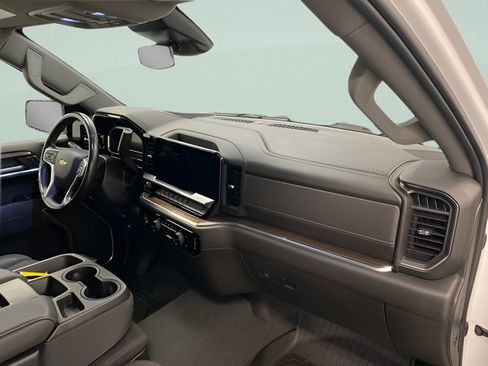 Used 2022 Chevrolet Silverado 1500 LT AWD/4WD image 21