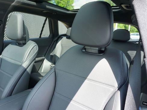 Certified 2025 Mercedes-Benz GLC 300 4MATIC image 39