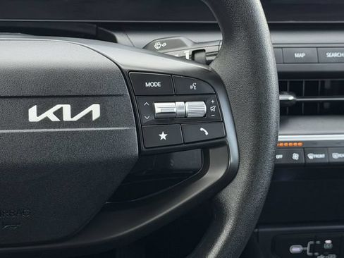 Used 2025 Kia K4 FWD image 14