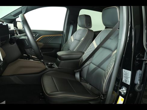 Used 2023 GMC Canyon Denali image 21