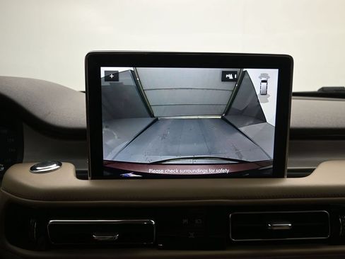 Used 2020 Lincoln Aviator 2WD w/ Class IV Trailer Tow Package image 16