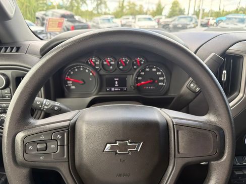 Used 2025 Chevrolet Silverado 1500 Custom Trail Boss AWD/4WD image 11