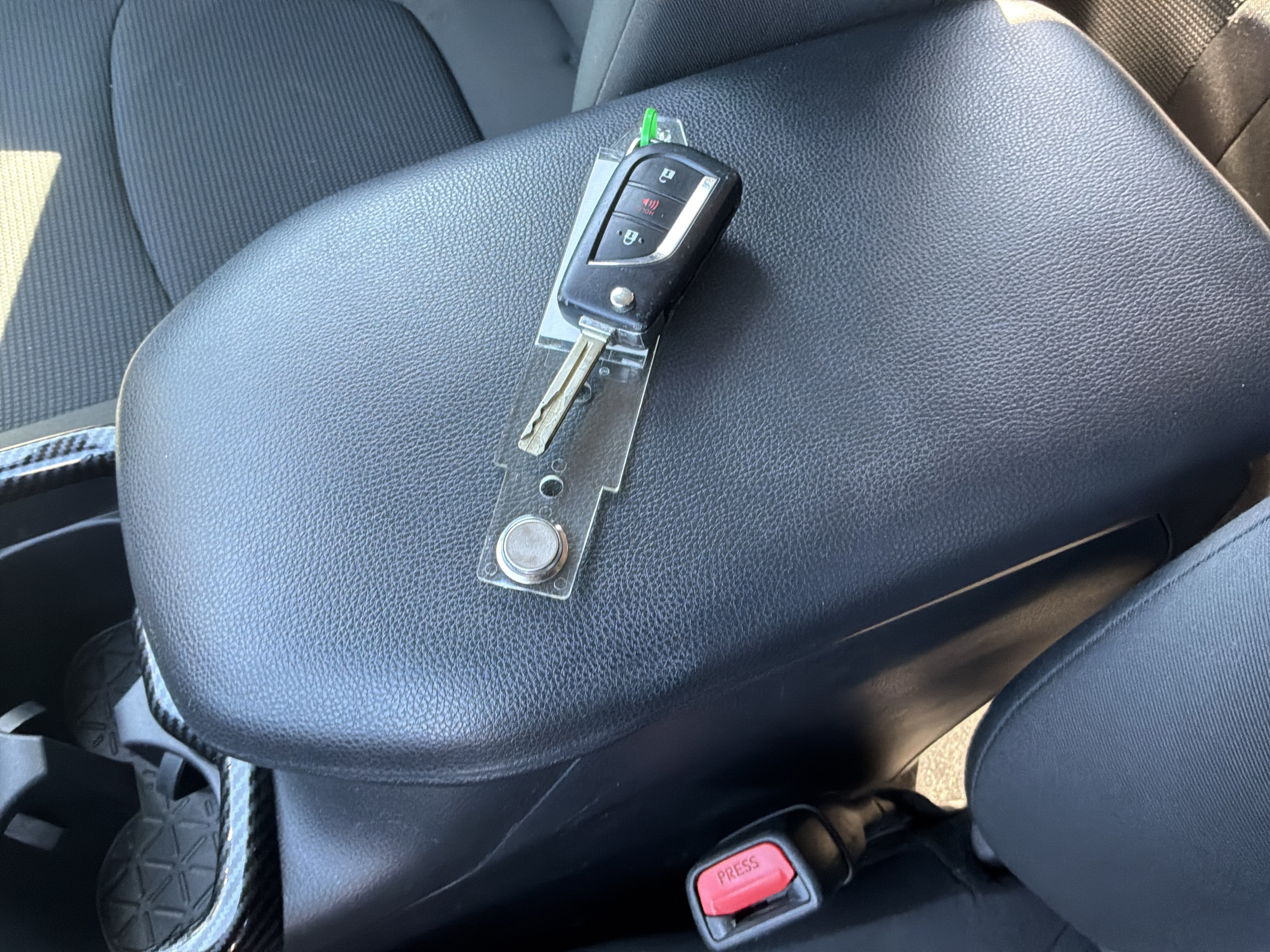 Used 2021 Toyota RAV4 LE AWD/4WD image 35