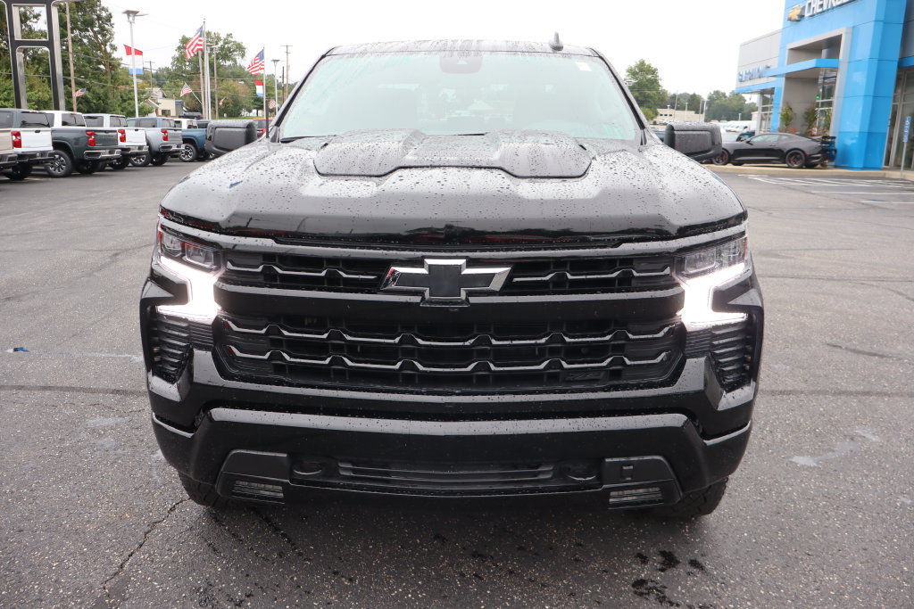 Used 2025 Chevrolet Silverado 1500 LT Trail Boss w/ Dark Appearance Package AWD/4WD image 27