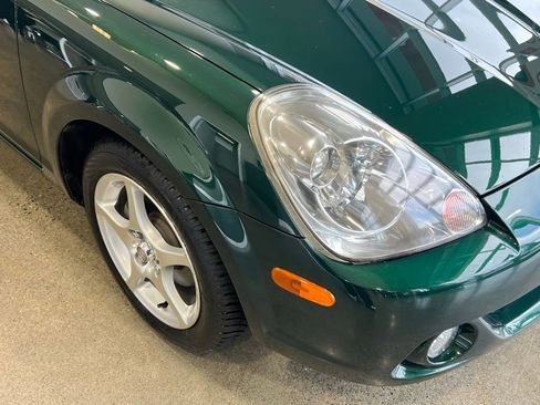 Used 2003 Toyota MR2 image 2