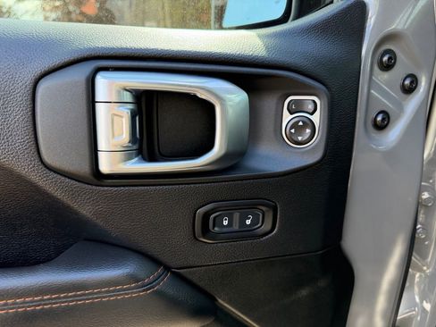 Used 2023 Jeep Gladiator Mojave w/ LED Lighting Group AWD/4WD image 13