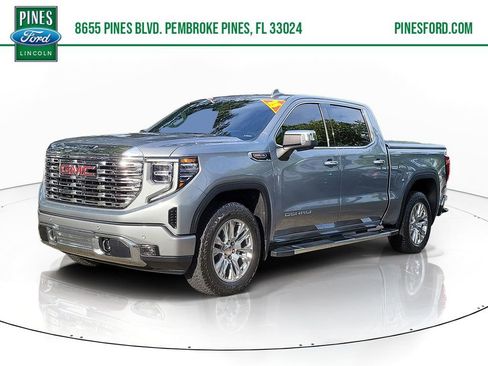Used 2025 GMC Sierra 1500 Denali w/ Technology Package AWD/4WD image 1
