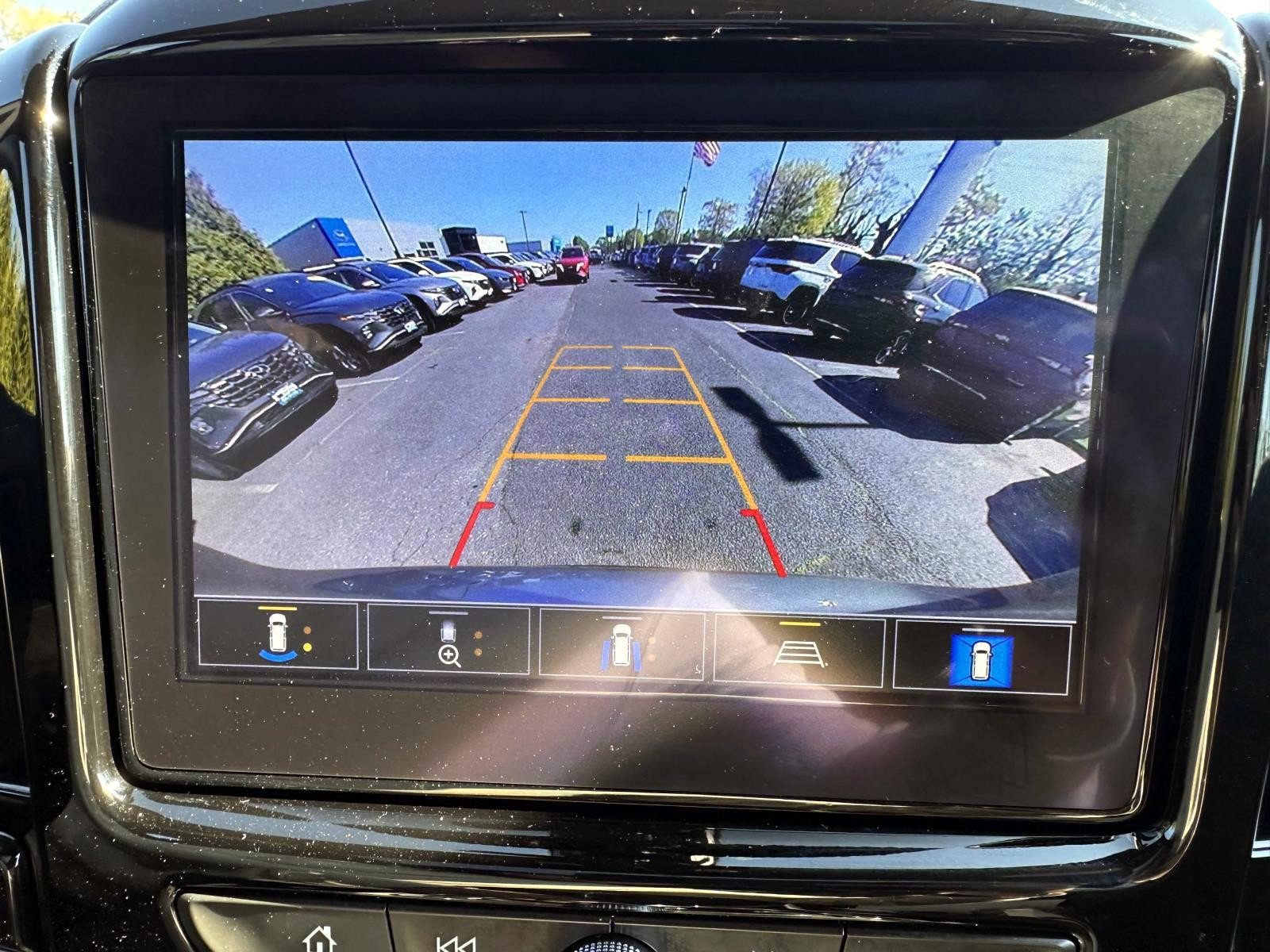 Used 2023 Chevrolet Traverse RS AWD/4WD image 21