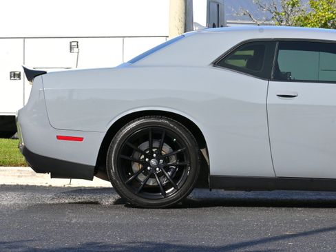 Used 2020 Dodge Challenger SRT Hellcat Redeye image 5