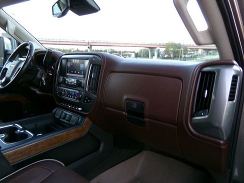 Used 2015 Chevrolet Silverado 2500 High Country w/ Duramax Plus Package image 22