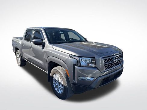 Used 2022 Nissan Frontier SV image 2