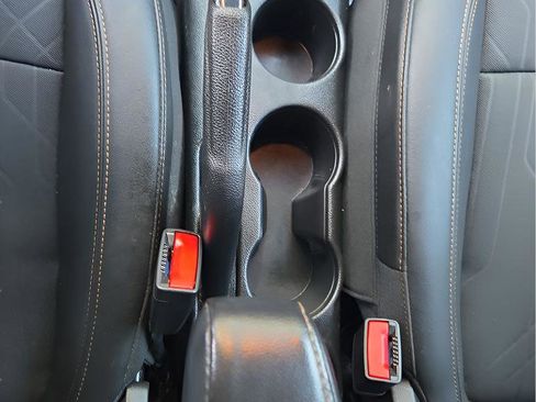 Used 2022 Chevrolet Trax LT w/ LT Convenience Package image 38