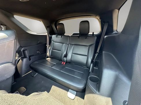 Used 2020 Ford Explorer XLT w/ Equipment Group 202A RWD image 19