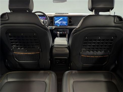 Used 2023 Ford Bronco Badlands image 29