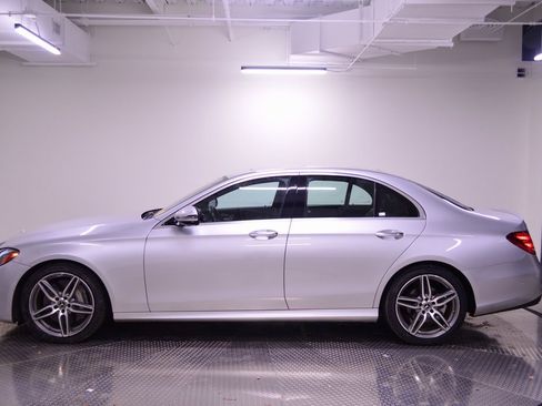 Used 2018 Mercedes-Benz E 300 E 300 image 2