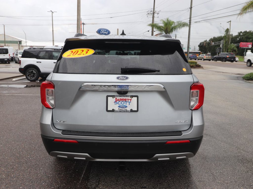 Used 2023 Ford Explorer XLT w/ Equipment Group 202A AWD/4WD image 10