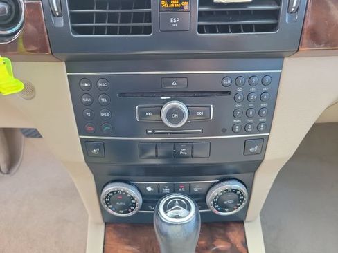 Used 2010 Mercedes-Benz GLK 350 4MATIC image 18