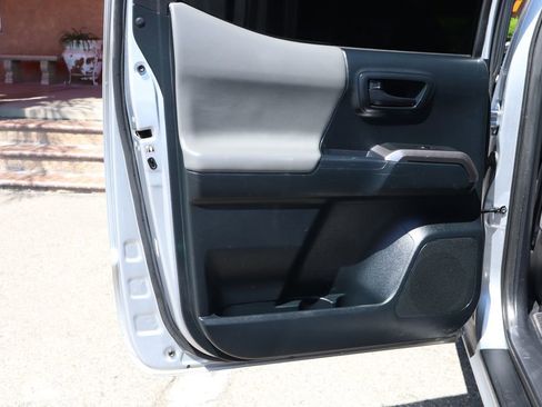 Used 2016 Toyota Tacoma SR5 image 35