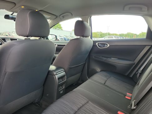 Certified 2018 Nissan Sentra SV FWD image 14