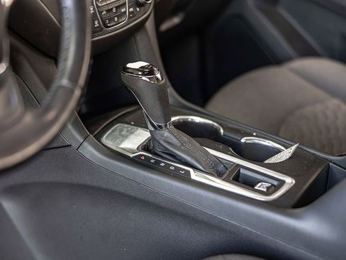 Used 2020 Chevrolet Equinox LT image 20