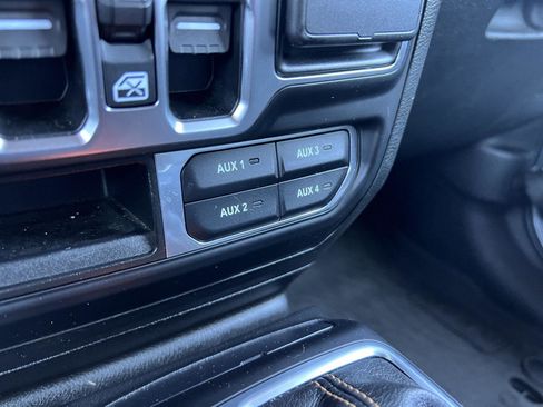 Used 2023 Jeep Wrangler Unlimited Sahara AWD/4WD image 30