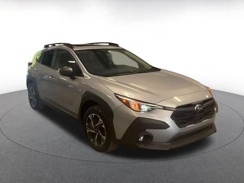 Used 2024 Subaru Crosstrek 2.0i Premium AWD/4WD image 3