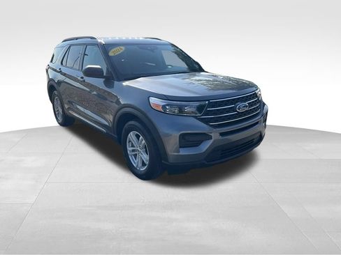 Used 2024 Ford Explorer XLT AWD/4WD image 9