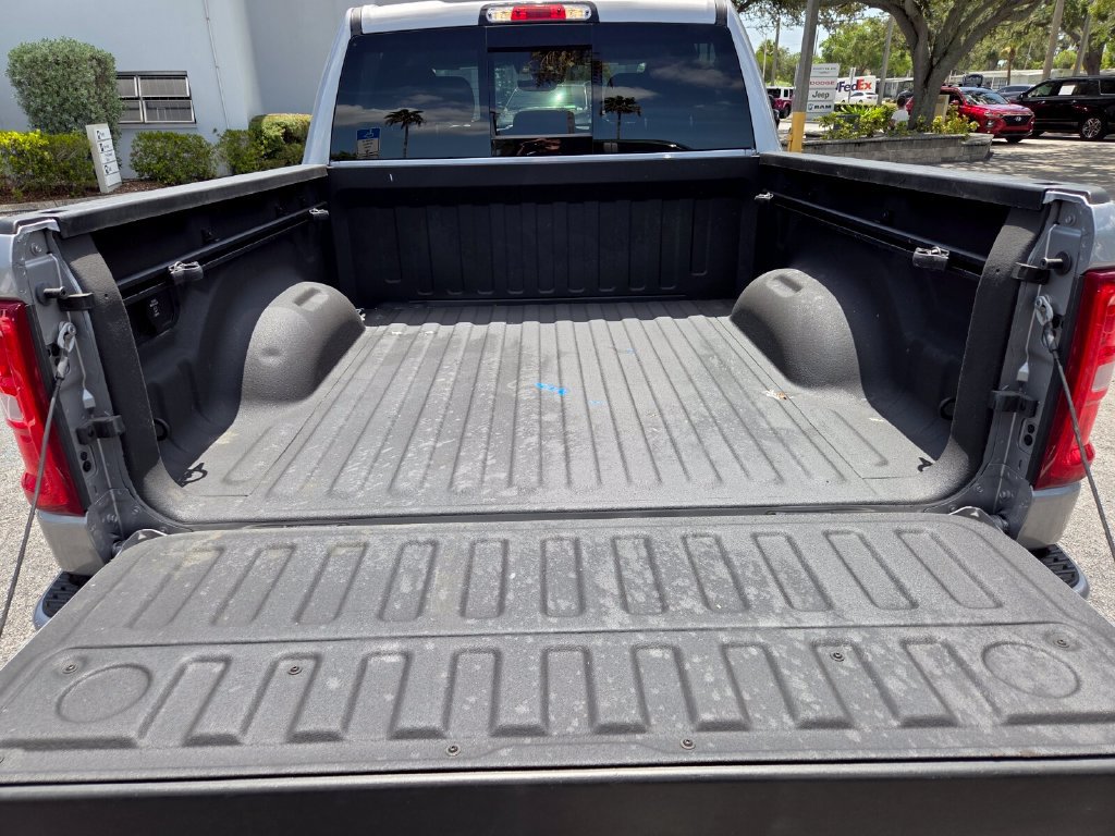 Used 2025 RAM 1500 Big Horn AWD/4WD image 9