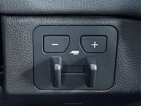 Used 2025 Toyota Tundra Limited w/ Power Package image 23