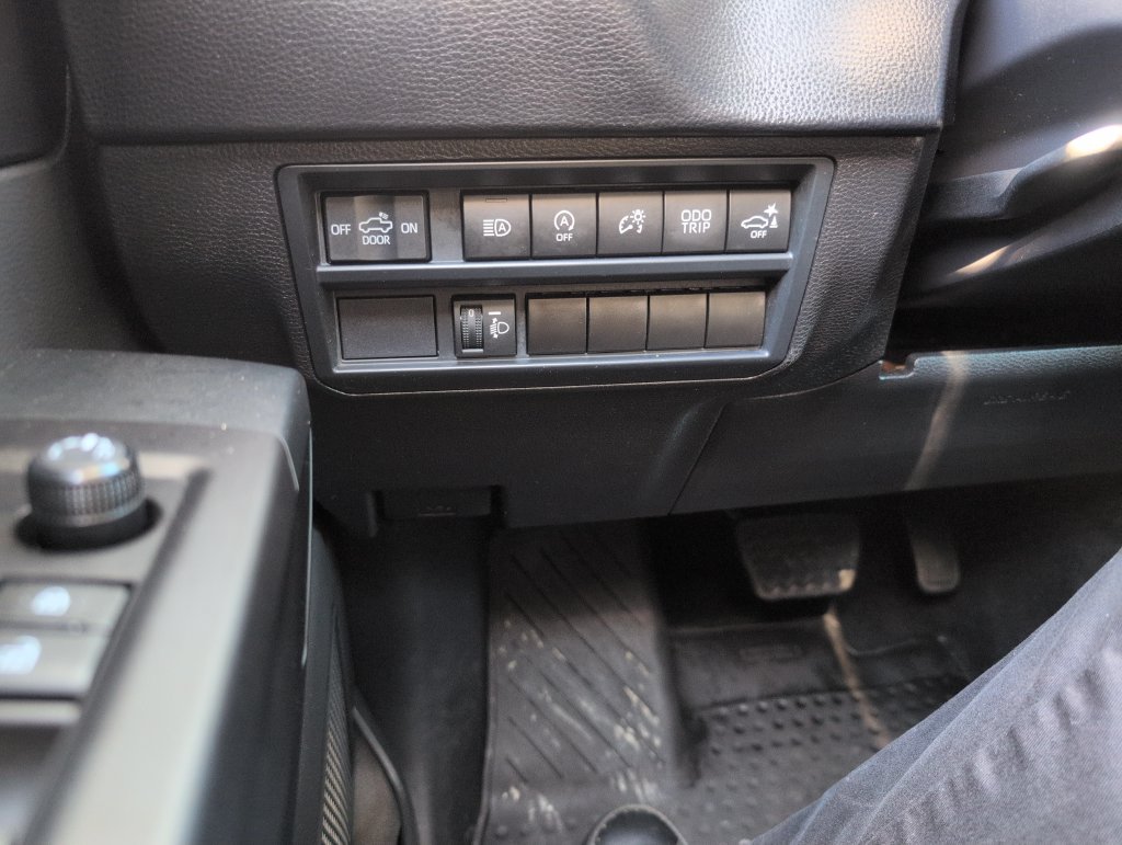 Used 2024 Toyota Tundra SR5 w/ SR5 Convenience Package AWD/4WD image 15