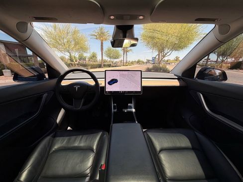 Used 2021 Tesla Model Y Long Range AWD/4WD image 11