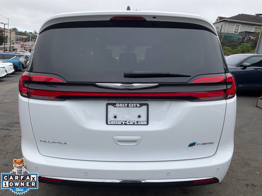 Used 2024 Chrysler Pacifica Limited FWD image 4