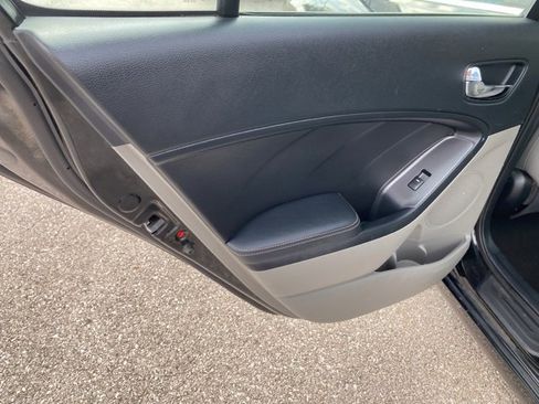 Used 2015 Kia Forte EX image 17