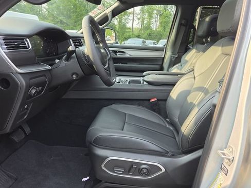 New 2026 Jeep Grand Wagoneer Limited AWD/4WD image 10