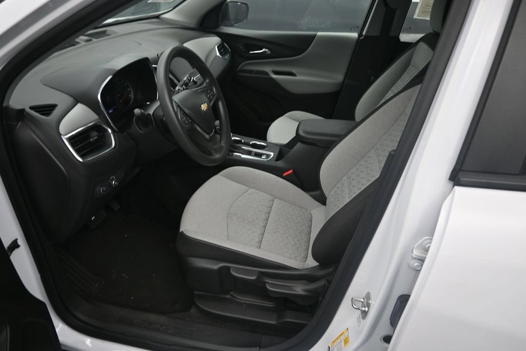 Used 2024 Chevrolet Equinox LS w/ Driver Confidence II Package FWD image 10