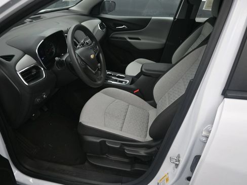 Used 2024 Chevrolet Equinox LS w/ Driver Confidence II Package FWD image 10
