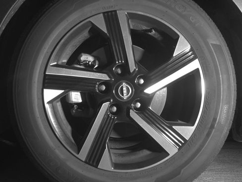 Used 2025 Nissan Sentra SV image 12