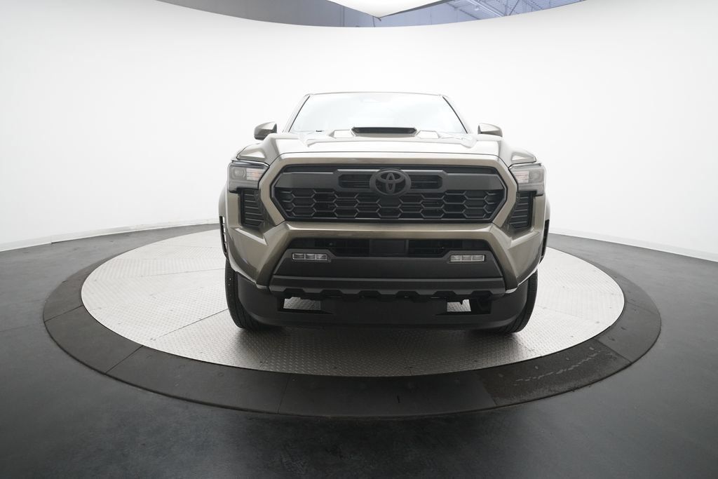 Used 2025 Toyota Tacoma TRD Sport AWD/4WD image 11