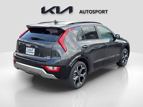 New 2025 Kia Niro EX Touring image 8
