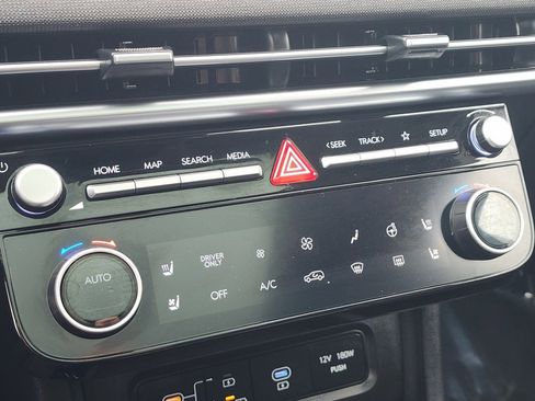 Used 2025 Hyundai Tucson Limited image 28